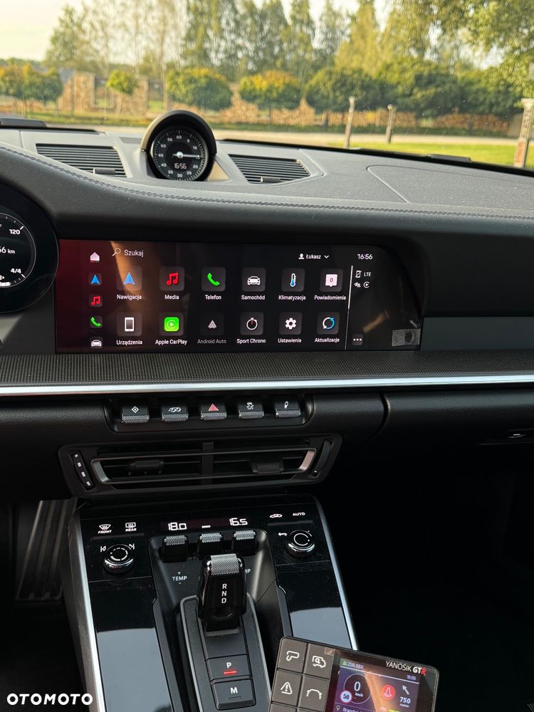 Porsche 911 Carrera 4S - 14
