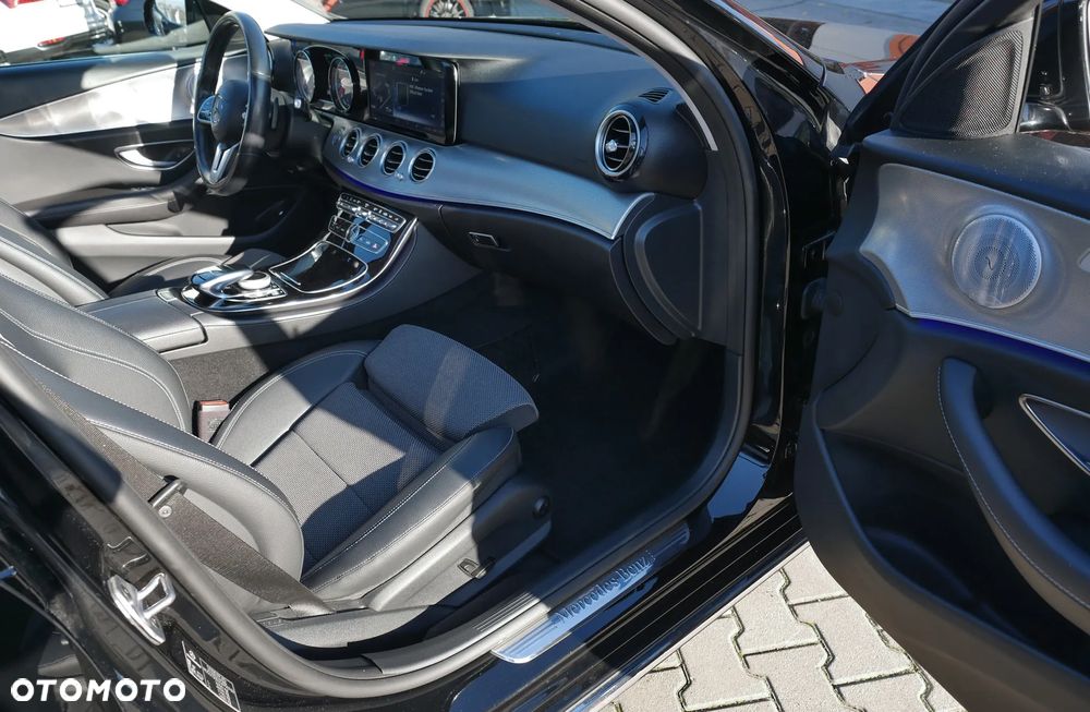 Mercedes-Benz Klasa E 300 9G-TRONIC Avantgarde - 22
