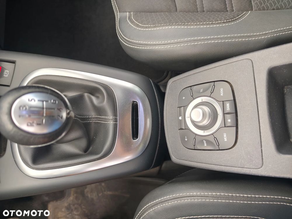 Renault Scenic ENERGY TCe 130 BOSE EDITION - 24