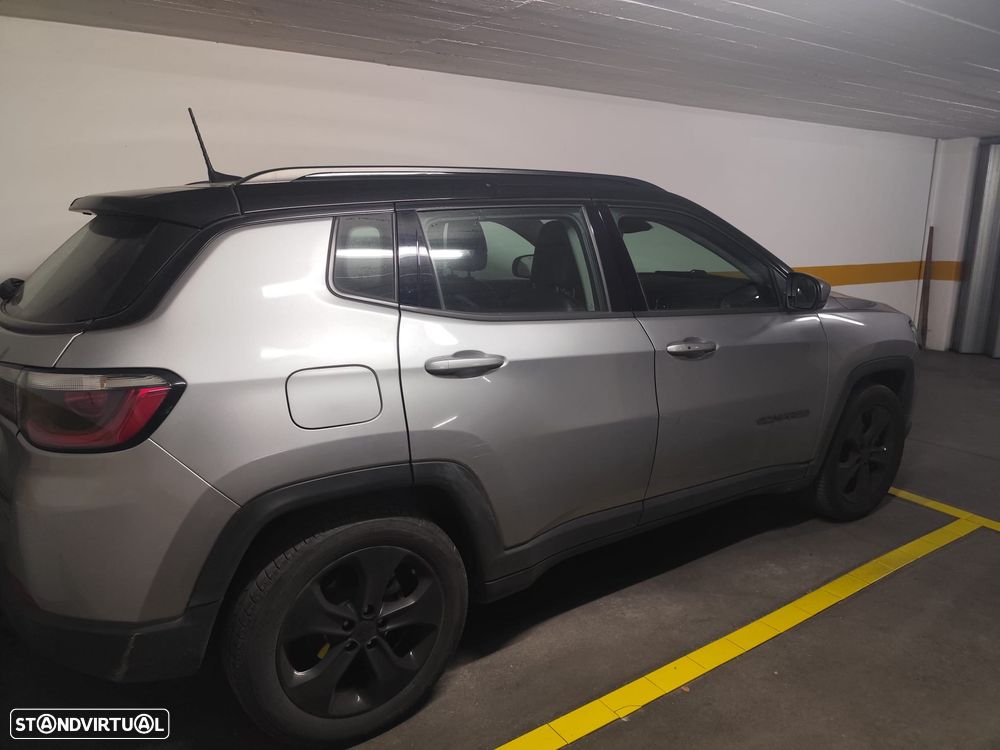 Jeep Compass 1.6 M-Jet Night Eagle — fotografia 9