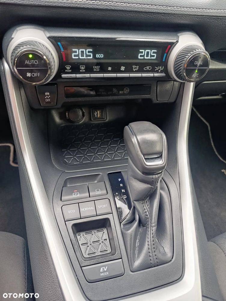 Toyota RAV4 2.5 Hybrid Comfort 4x2 - 18