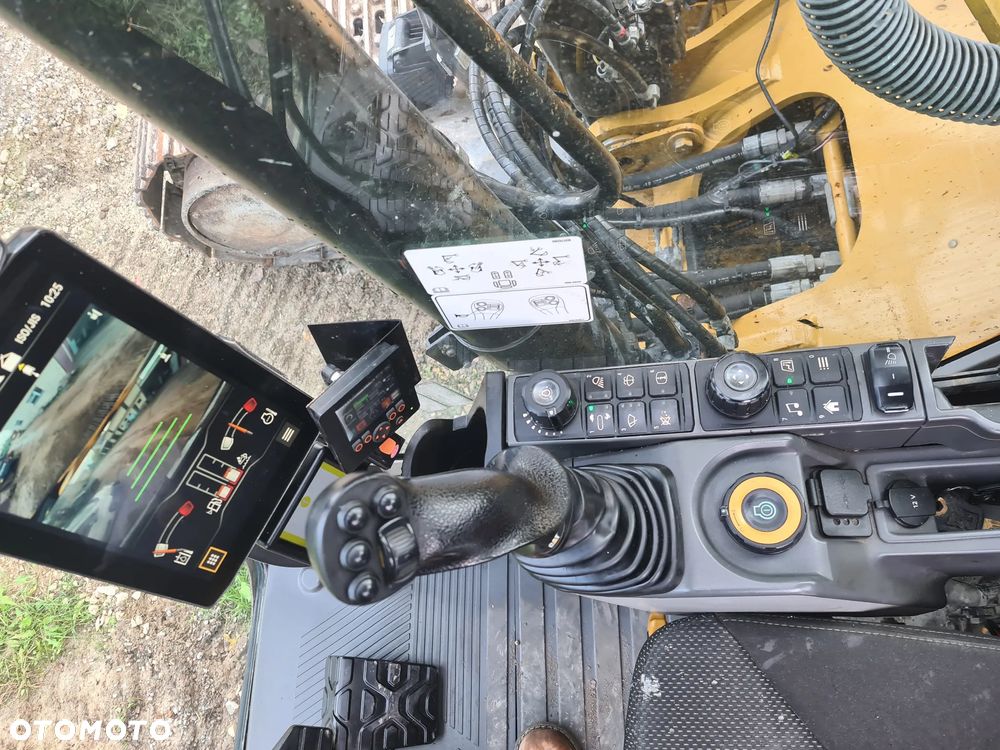 Caterpillar 320  07A Japan - 18