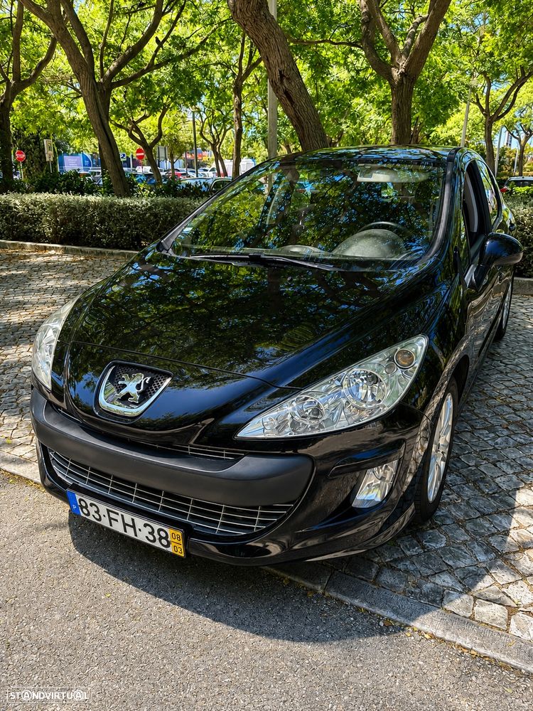 Peugeot 308 1.6 HDi Executive — fotografia 2