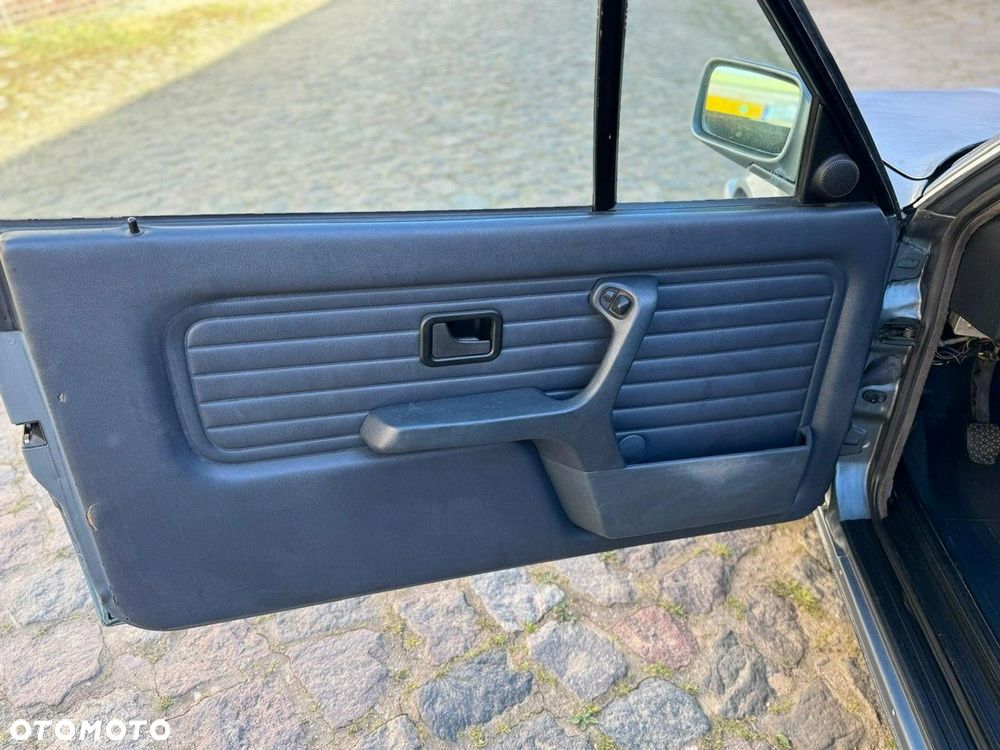 BMW Seria 3 325i - 29