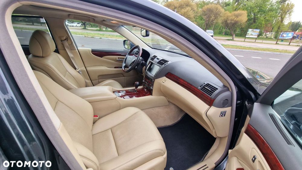 Lexus LS 460 Prestige - 10