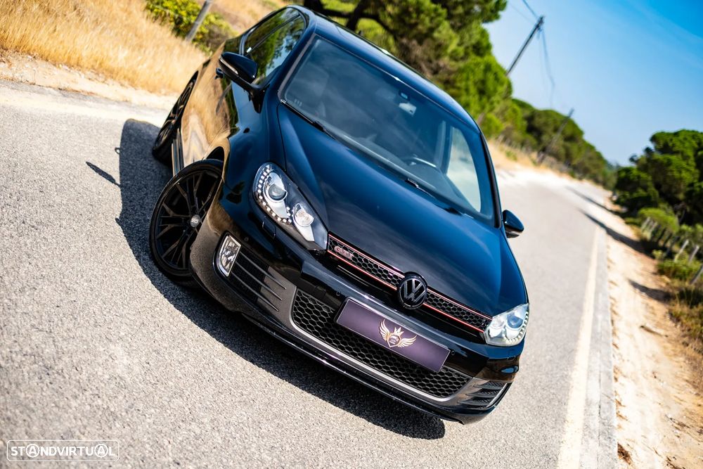 VW Golf 2.0 GTI DSG adidas - 9