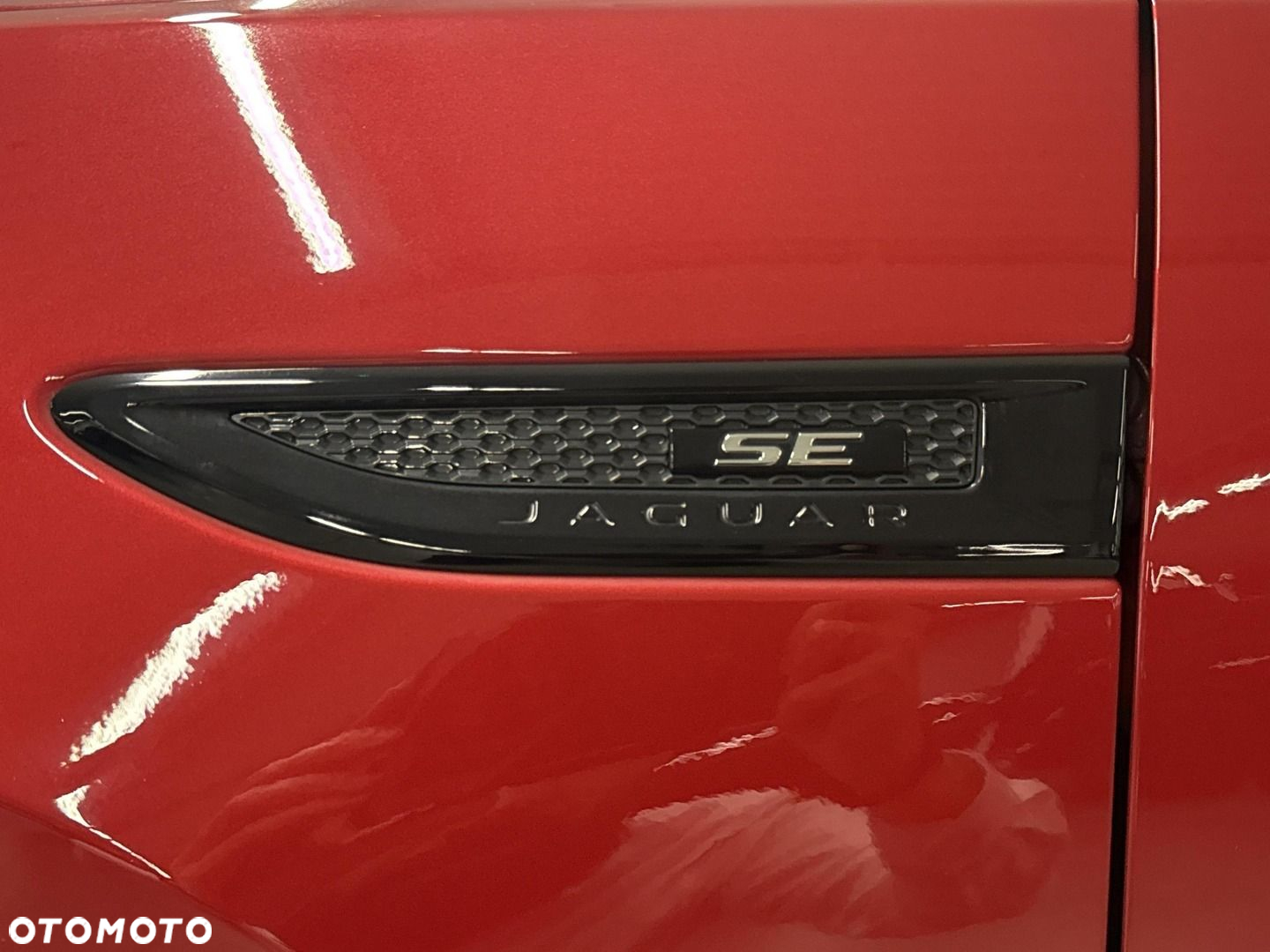 Jaguar E-Pace 2.0 i4P AWD R-Dynamic - 10
