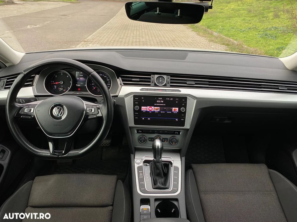 Volkswagen Passat 2.0 TDI (BlueMotion Technology) DSG Trendline - 9