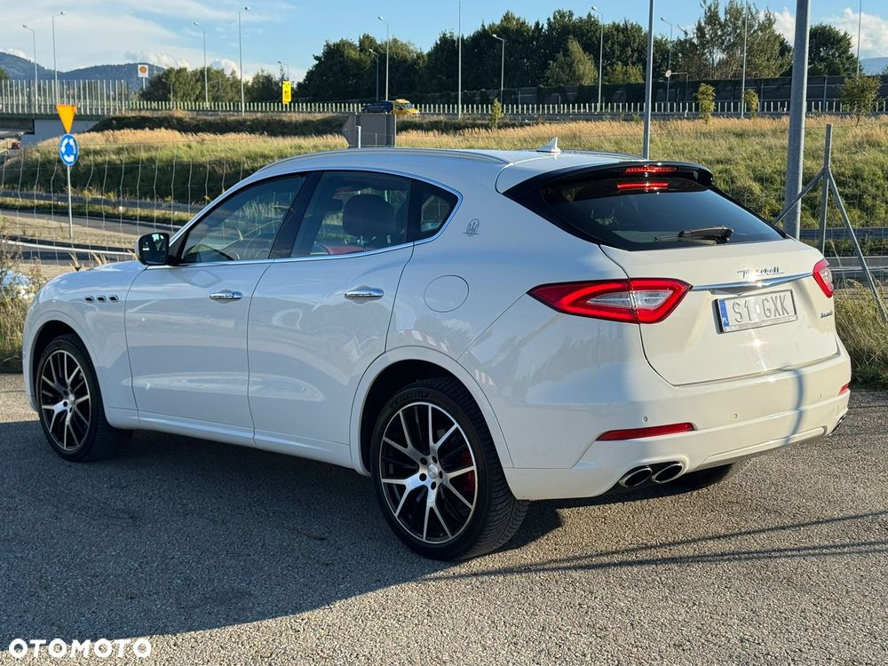 Maserati Levante Diesel Granlusso - 13