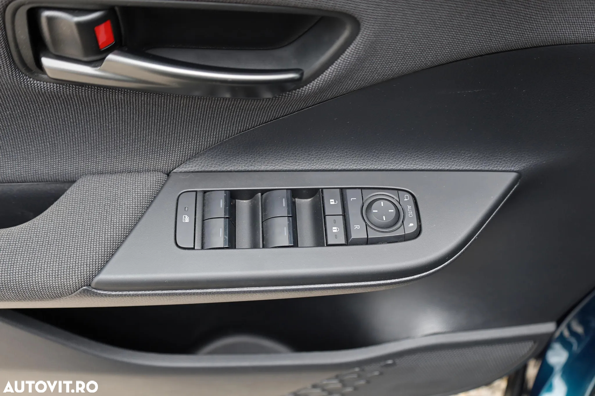 Toyota C-HR 2.0 HSD 184 CP 4x2 CVT Classy - 17