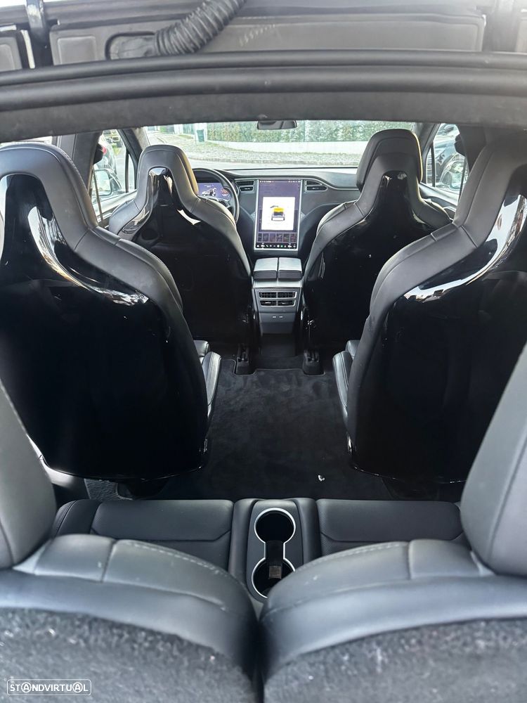 Tesla Model X 90D - 14