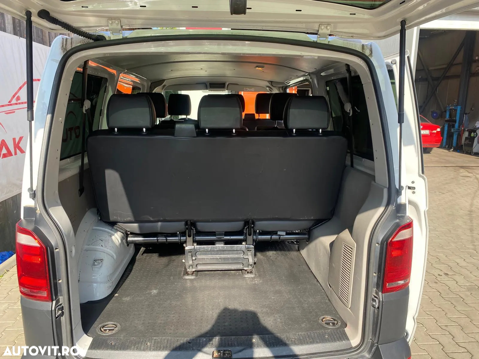 Volkswagen Transporter Kombi T6 2.0 TDI 75 kW LR - 9