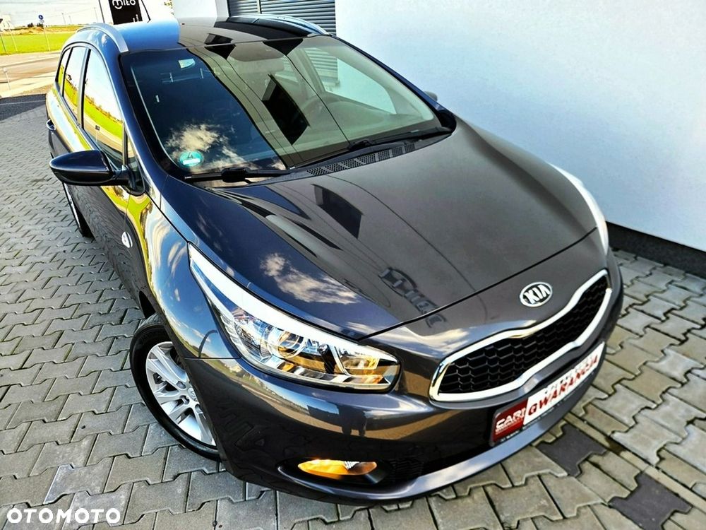 Kia Ceed 1.6 GDI Fifa World Cup Edition - 29