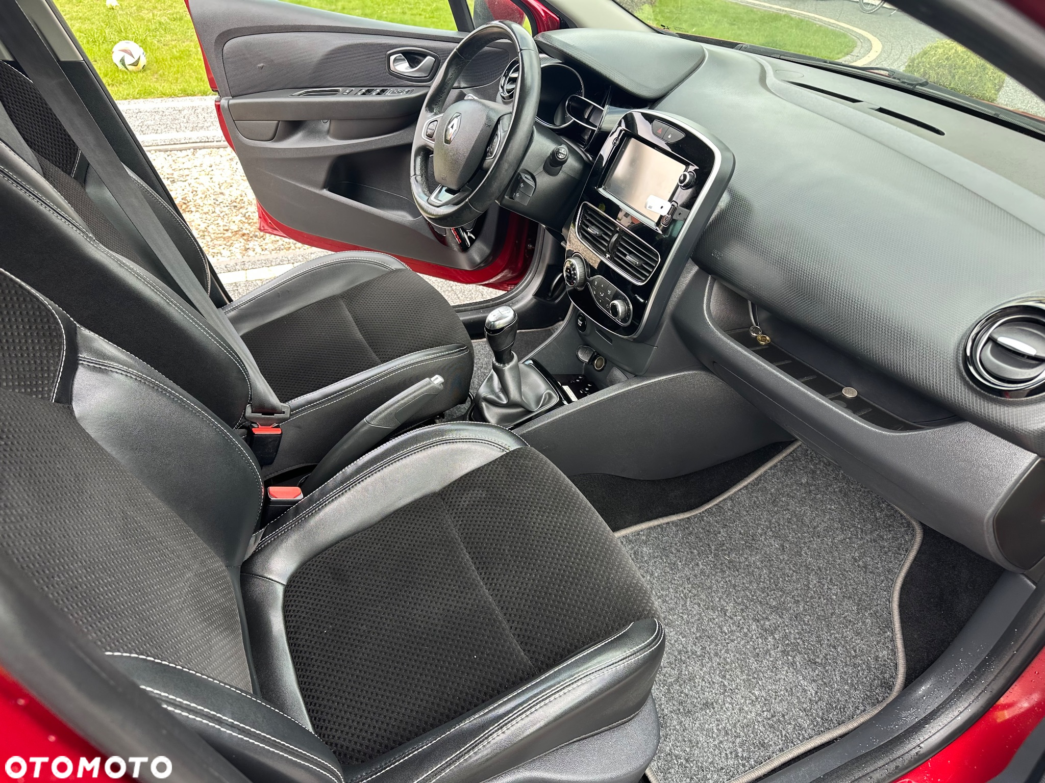 Renault Clio TCe 90 TECHNO - 16
