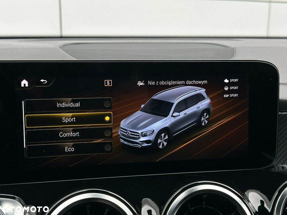 Mercedes-Benz GLB 200 4-Matic AMG Line 8G-DCT - 29