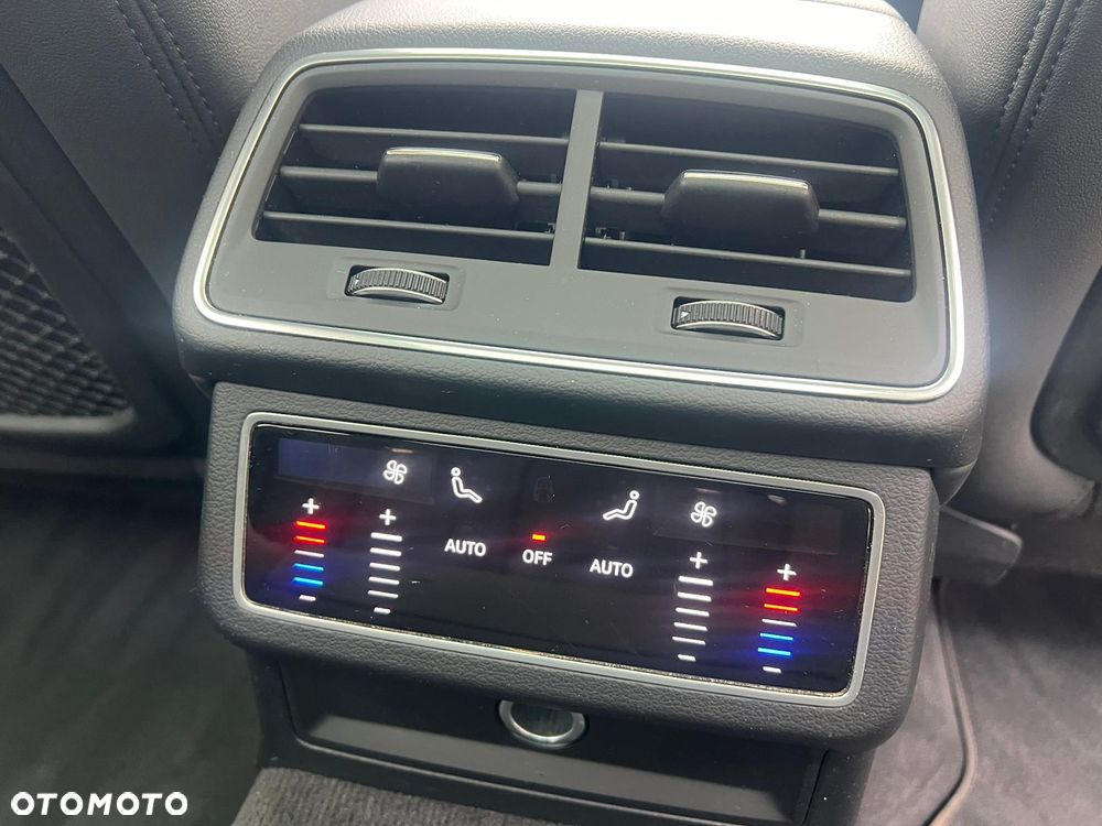 Audi A6 Avant 40 TDI quattro S tronic S line - 14