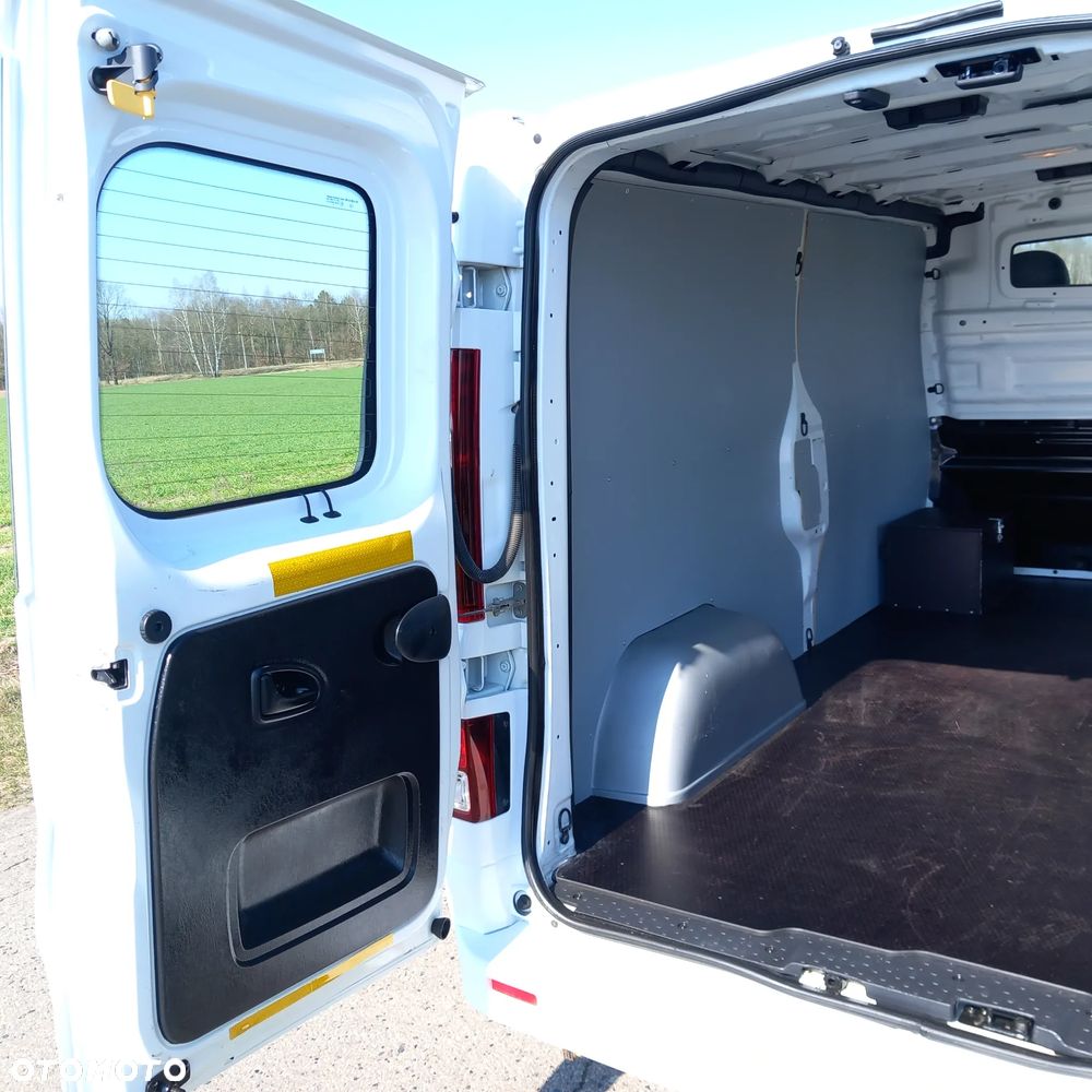 Renault Trafic - 13