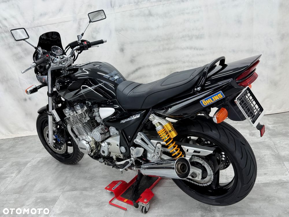 Yamaha XJR - 9