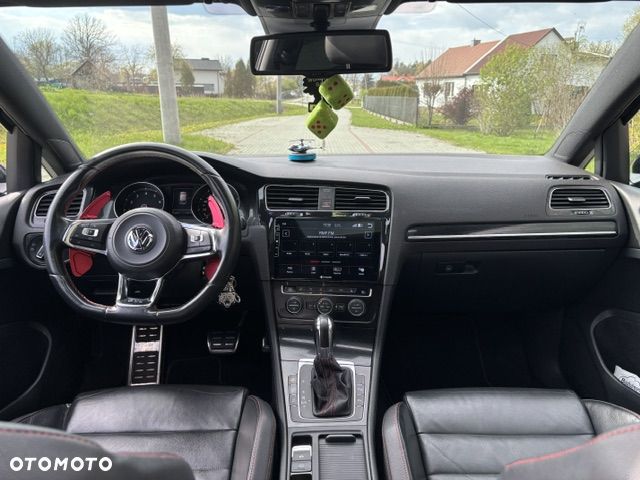 Volkswagen Golf - 12