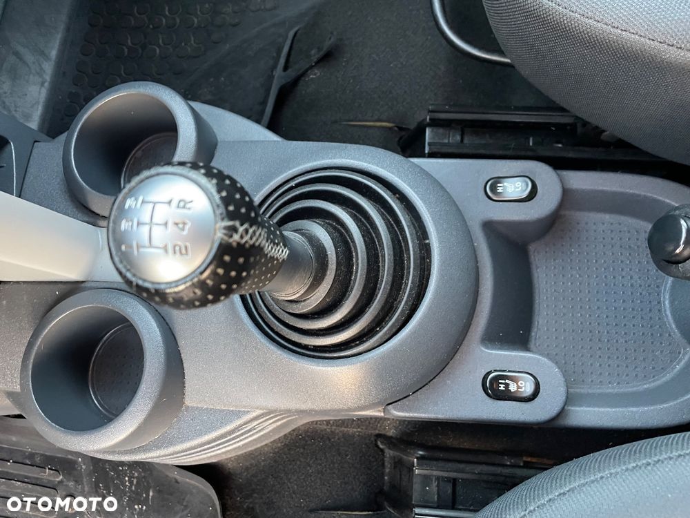 Mitsubishi Colt - 10