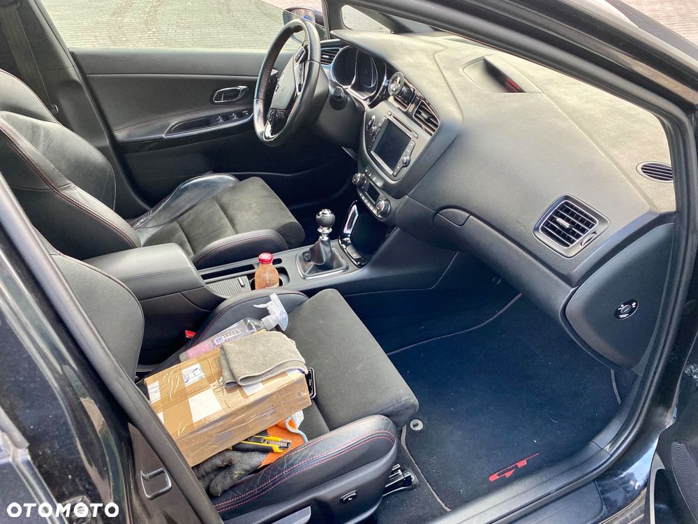 Kia Ceed - 13