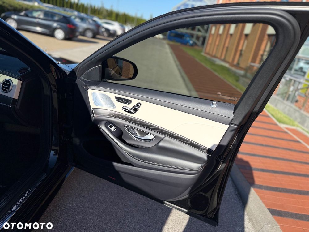 Mercedes-Benz Klasa S 560 4-Matic L 9G-TRONIC - 26