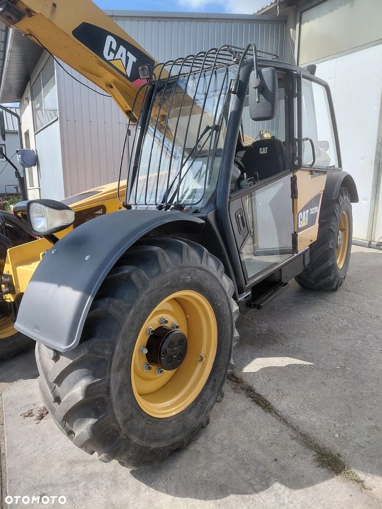 Caterpillar TH220B - 4