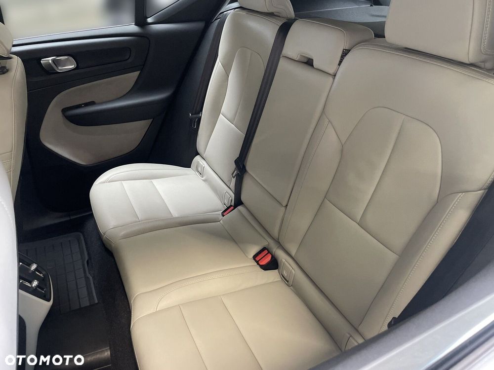 Volvo XC 40 D4 AWD Inscription - 32