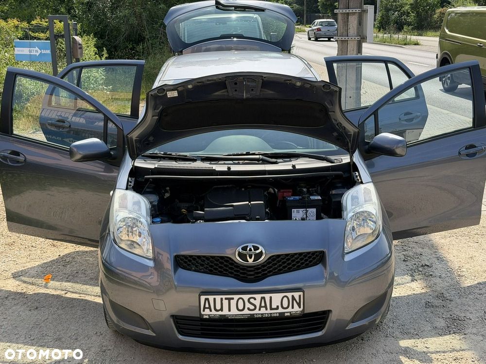 Toyota Yaris - 25