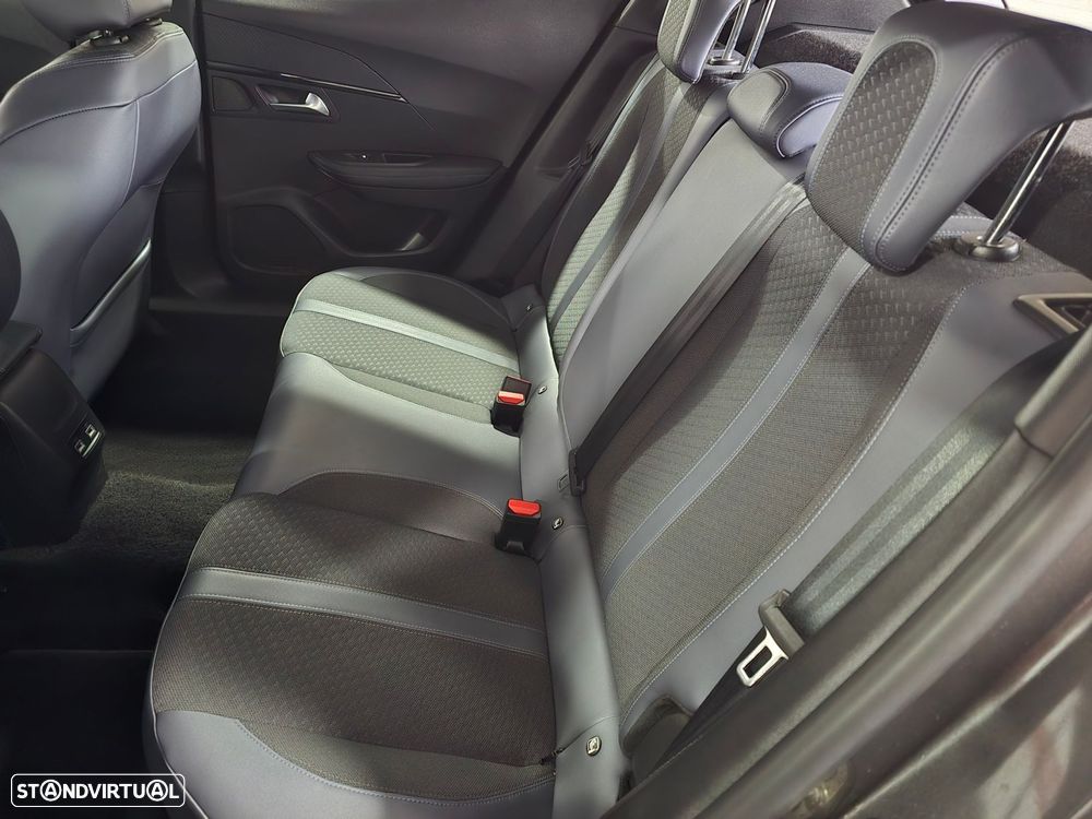Peugeot 2008 1.2 PureTech Allure - 18