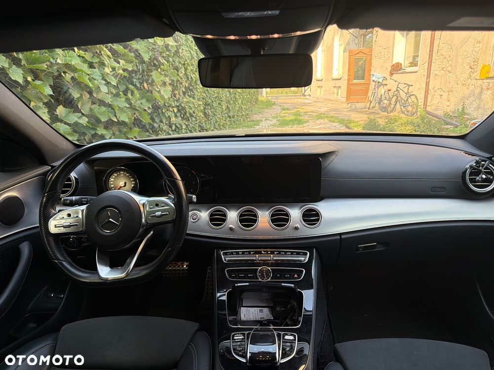 Mercedes-Benz Klasa E 300 d 9G-TRONIC - 10