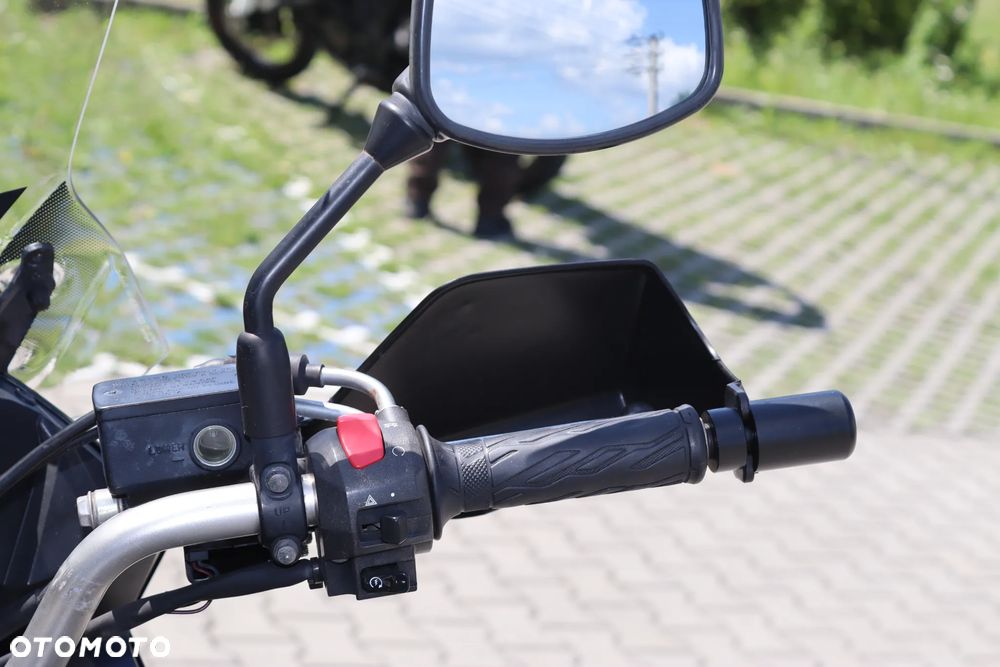 Suzuki V-STROM - 25