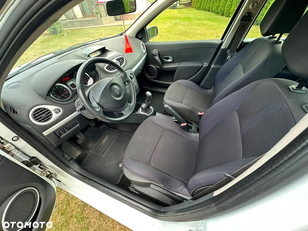 Renault Clio - 12