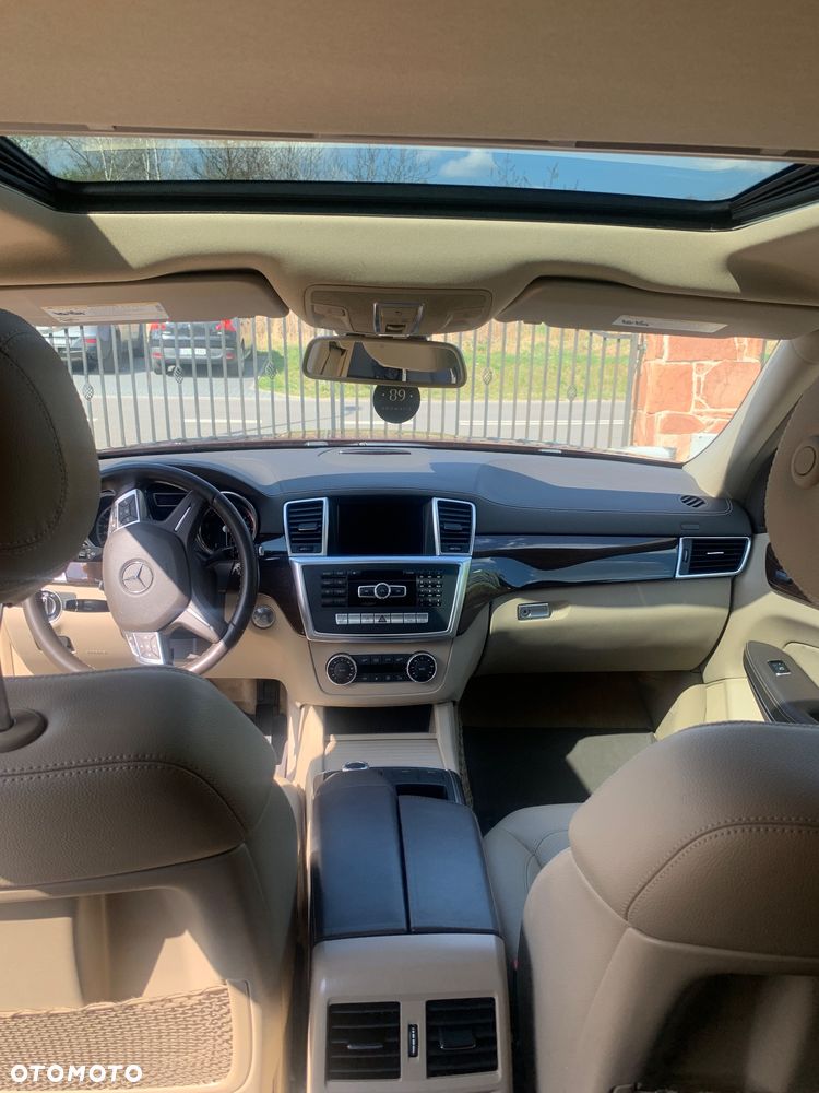 Mercedes-Benz GL - 13