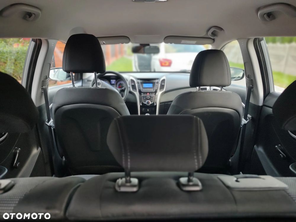 Hyundai i30 1.6 Classic + - 11