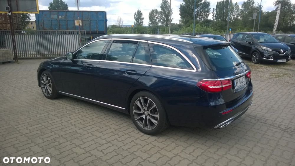Mercedes-Benz Klasa E 350 d 4Matic 9G-TRONIC Exclusive - 4