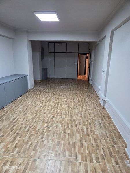 Loja Sacavem 70 m2 - Grande imagem: 2/5