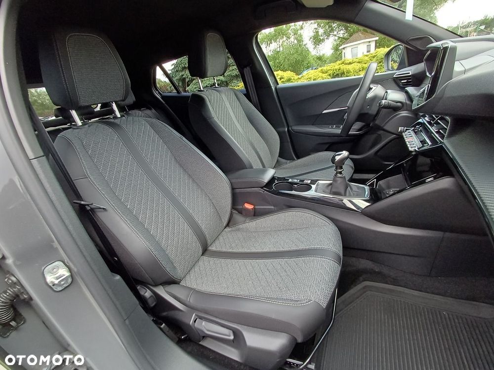 Peugeot 2008 PureTech 100 Allure S&S BVM6 - 14