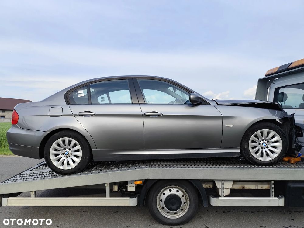 BMW Seria 3 318i Edition Exclusive - 6