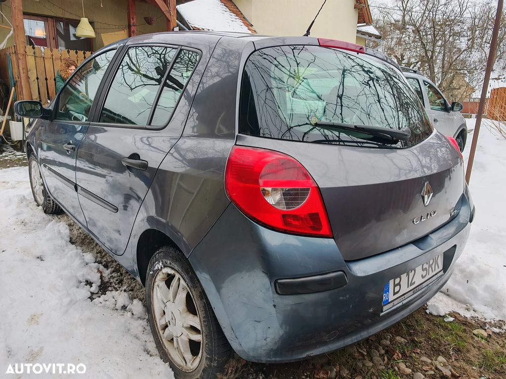 Renault Clio 1.4 16V Dynamique - 3
