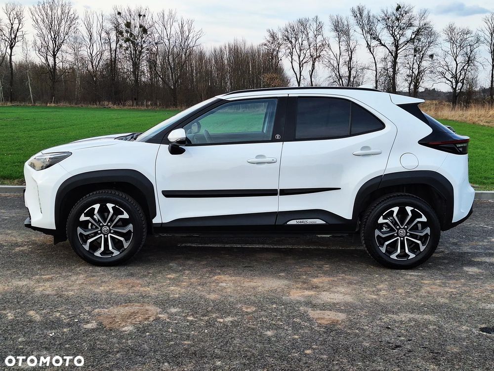 Toyota Yaris Cross 130 1.5 VVT-i Team Deutschland - 12