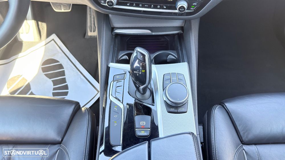 BMW 620 Gran Turismo d Pack M - 11