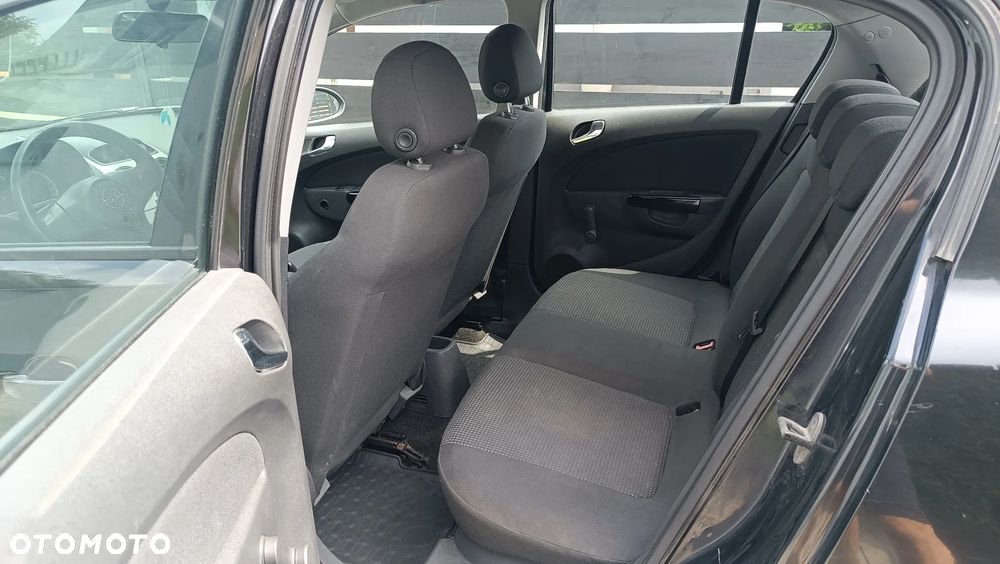 Opel Corsa 1.2 16V Essentia - 11