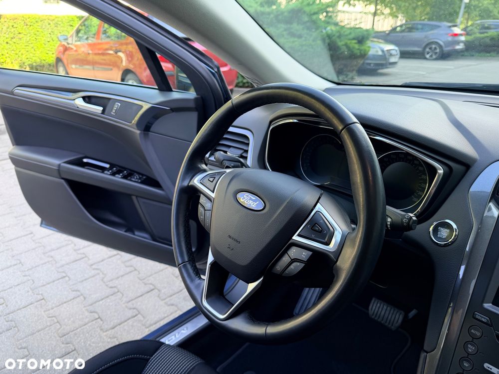 Ford Mondeo - 33