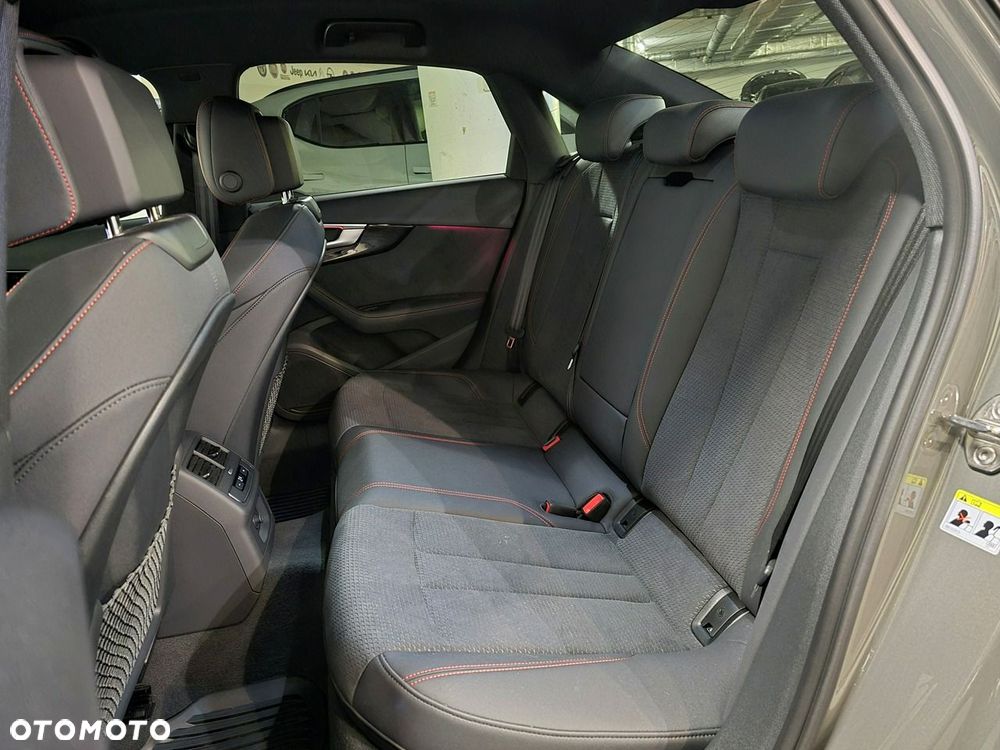 Audi A4 Limousine 40 TFSI quattro S tronic - 17