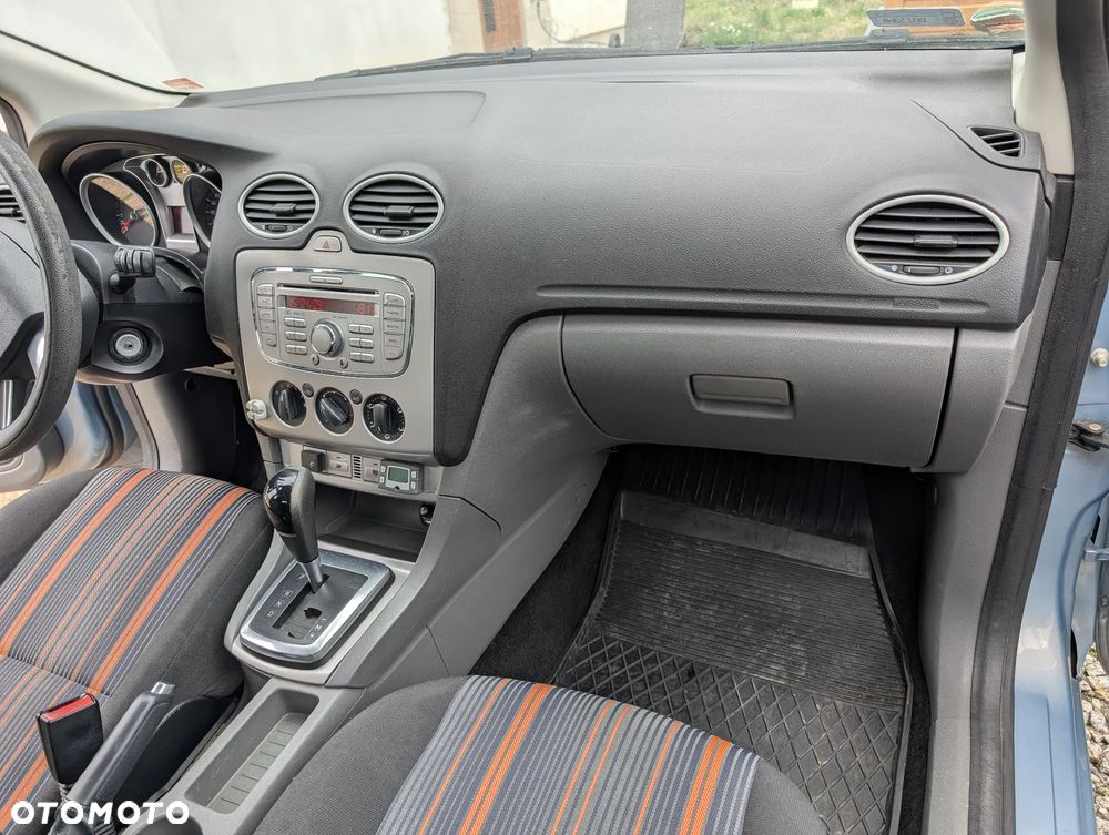 Ford Focus 1.6 Trend - 12