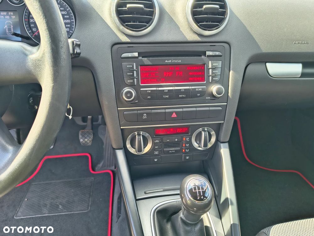 Audi A3 Sportback 1.6 TDI DPF Ambiente - 12