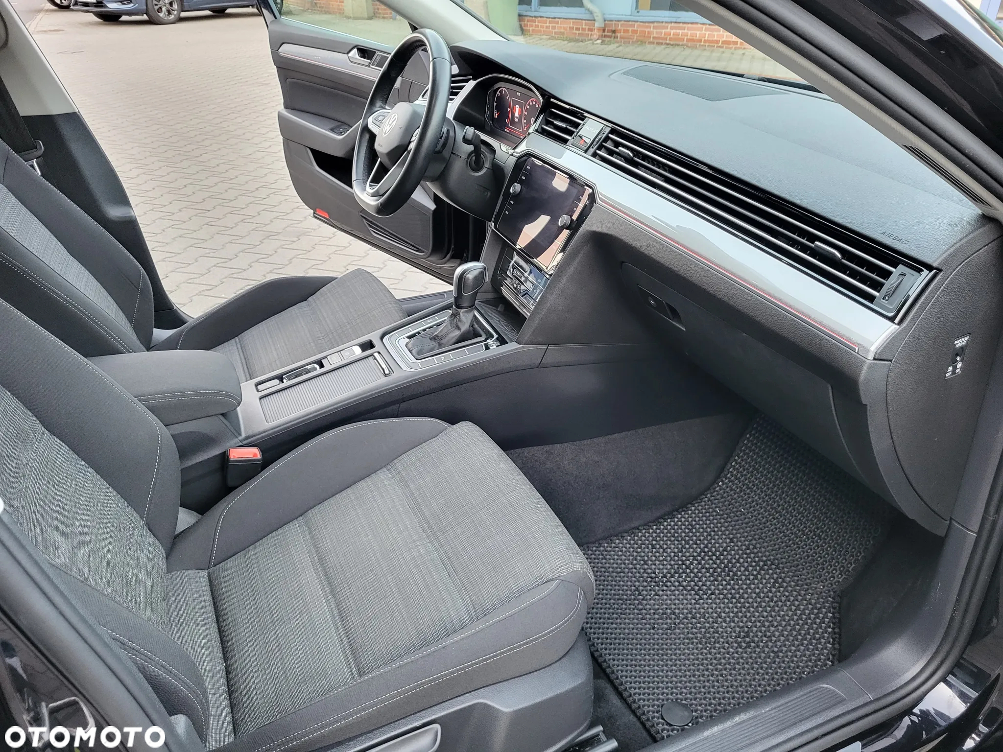 Volkswagen Passat - 17