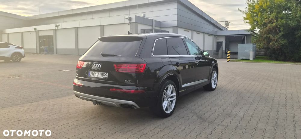 Audi Q7 3.0 TFSI Quattro Tiptr - 4