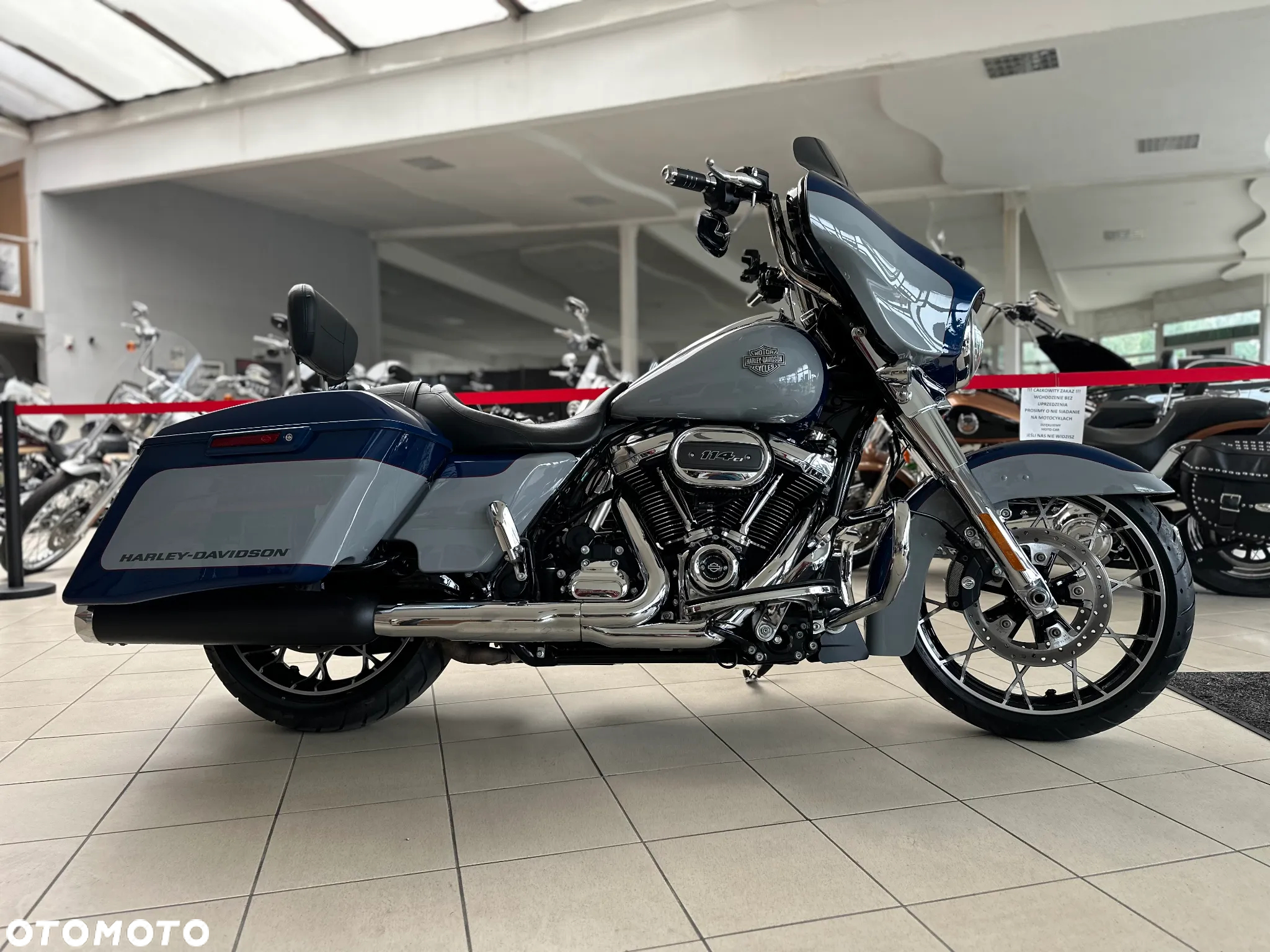 Harley-Davidson Touring Street Glide - 3